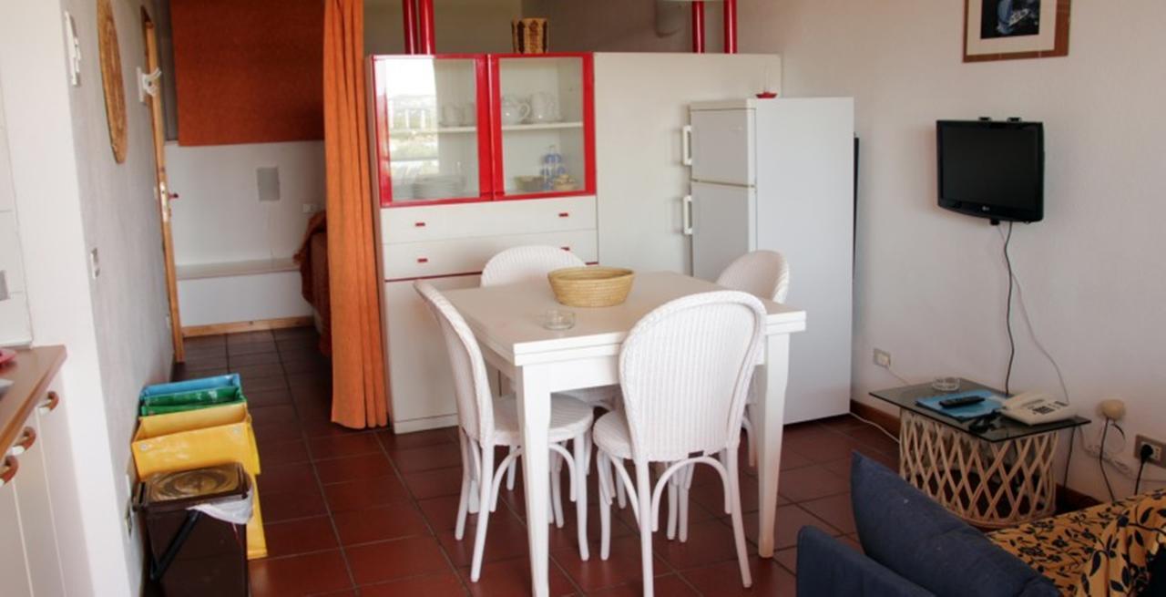 Residence Portolaconia Appartamenti Cannigione Zimmer foto